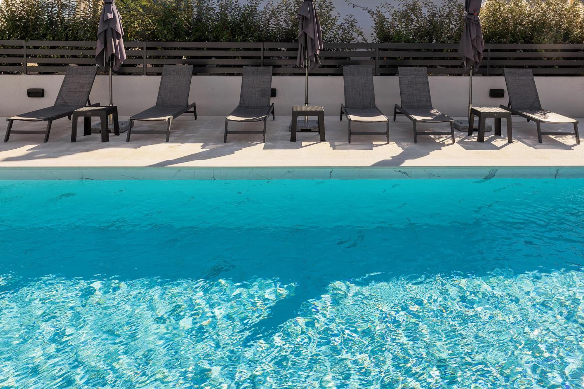 Poolside Anabella Apartment *