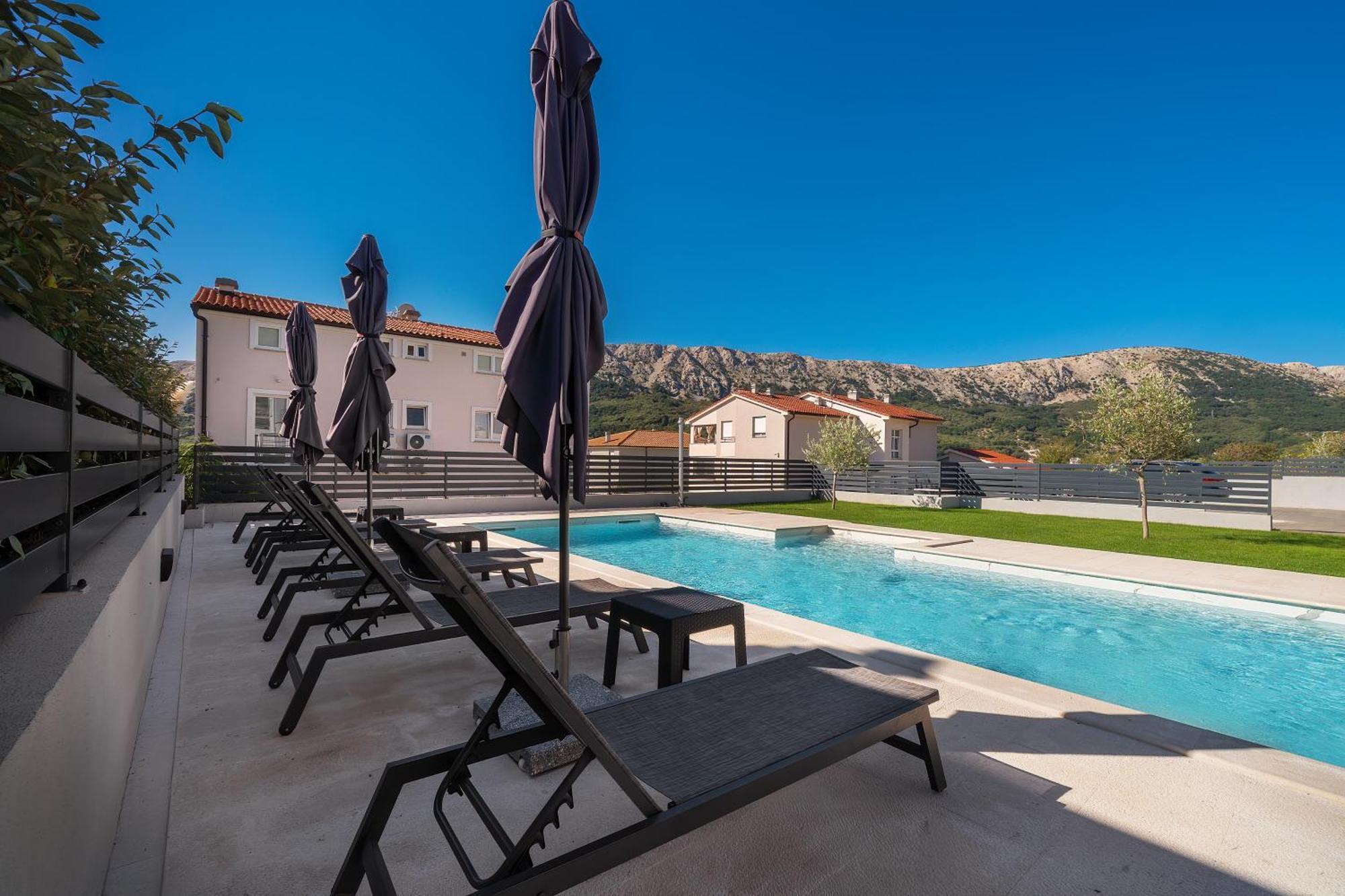 Poolside Anabella Apartment *